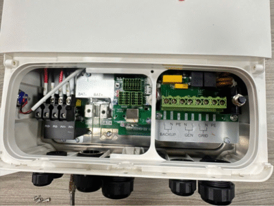 Thiết kế bên trong của Inverter Hybrid Senergy 6kW ECO